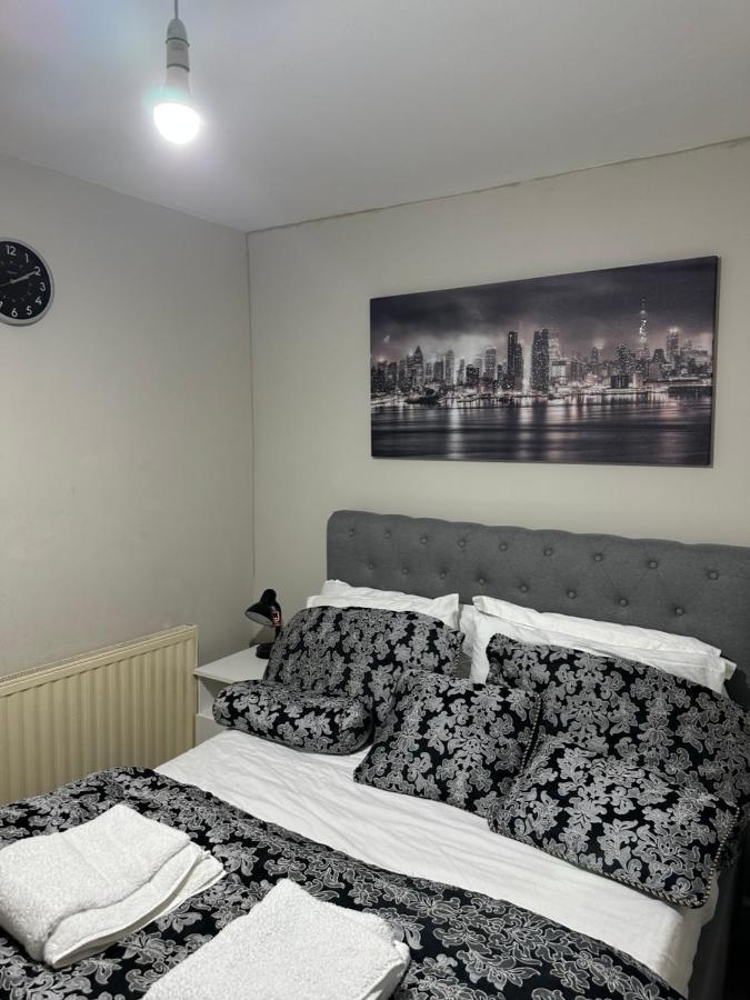 Beautiful Hoe Street First Floor One Bedroom Apartment B Walthamstow Лондон Екстер'єр фото
