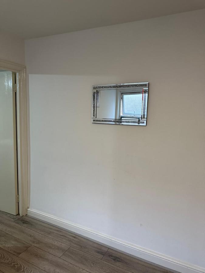 Beautiful Hoe Street First Floor One Bedroom Apartment B Walthamstow Лондон Екстер'єр фото